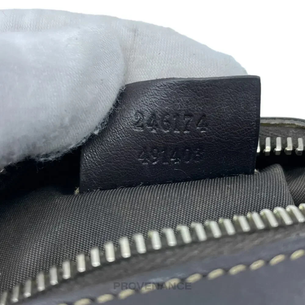 Gucci zip pouch